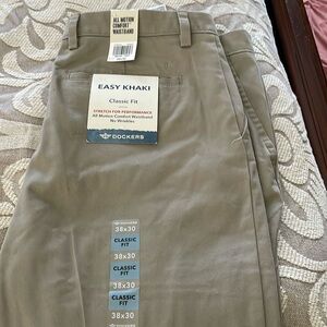 Men’s Easy Khaki Classic fit Dockers. Size 38 x 30